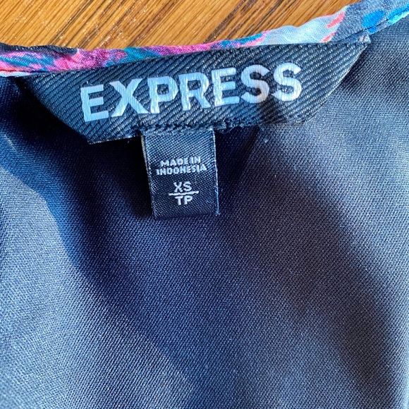 Express Floral Tank - Picture 7 of 7